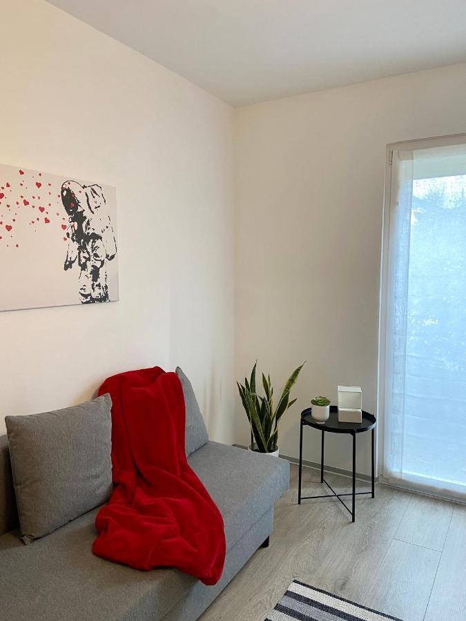Appartamento Miranda Con Giardino Privato E Pool Εξωτερικό φωτογραφία